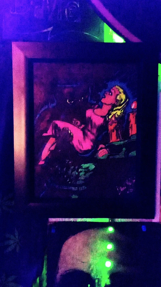 原版手绘漫画书黑光神秘艺术 — 第 2/3 张图片