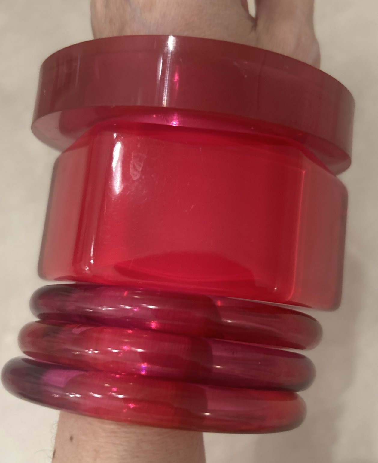 VTG LUCITE STATEMENT BANGLES-STUNNING TRANSLUCENT… - image 4