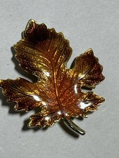Vintage Maple Leaf Pin Brooch Gold Tone Autum...