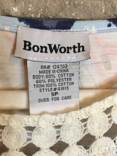 BON WORTH TOP KNIT SM Petite Short Sleeve Crochet Embellishment Neckline NWOT - Picture 7 of 12