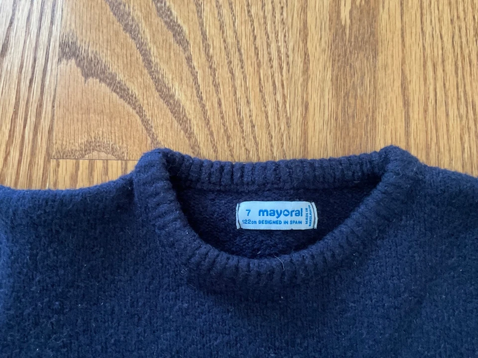 Suéter a Rayas Mayoral Niños - Talla 7 (122 cm) - Suave - Azul Marino/Verde/Beige - Elegante Foto 2 de 4