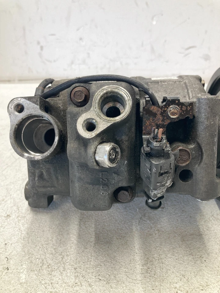 Conjunto de bomba compresor aire acondicionado Audi A6 2006-2011 OEM 4F0260805AF Foto 4 de 4