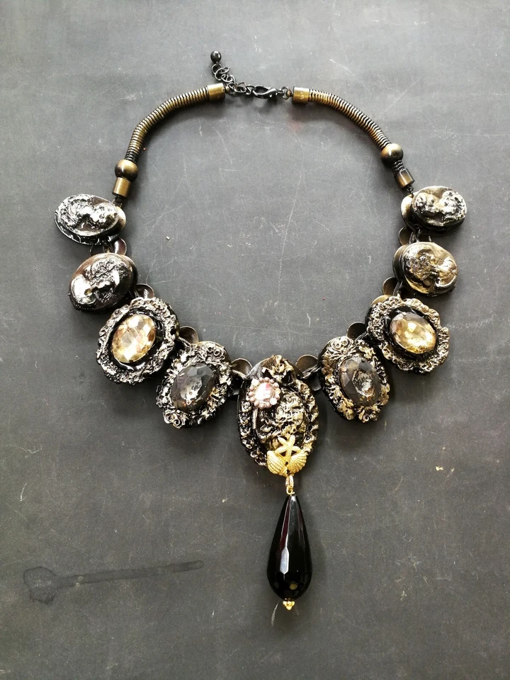 luxury jewelry antique necklace woman gothic pendant cameo obsidian black stone - Image 2 of 4