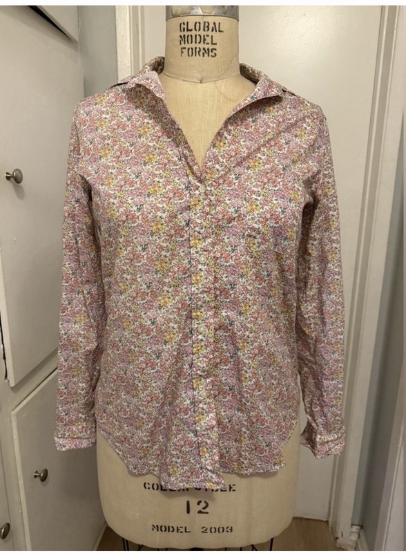 GRAYSON Women’s The Hero Button-up Shirt Size 2 Floral Pattern. 