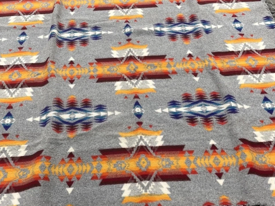 Vintage Wool Pendleton "Beaver State" Blanket Southwest Indian Theme 62x67 Gray - Image 2 of 4