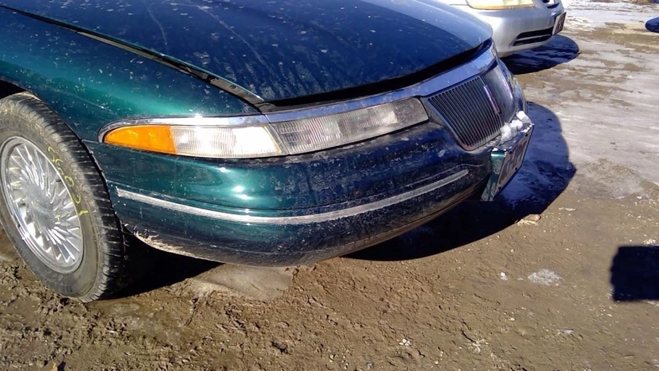 (LOCAL PICKUP ONLY) Hood Fits 93-96 LINCOLN MARK SERIES 3978487 - Image 3 of 4