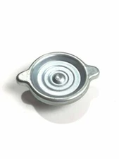 International Oil Engine Cap 379318C1 [Open Package of 1] NOS