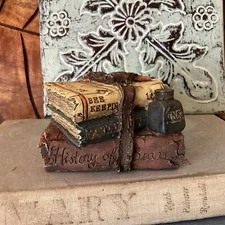 Boyds Bears "Bee Keeping 101" Figurine Books History Of Bears