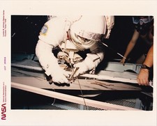 NASA ISS Assembly Photo Astronaut Training w/Diver - Genuine L271C