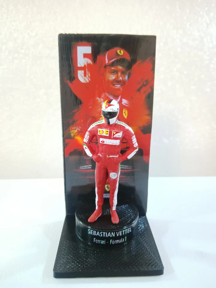 Figura Sebastian Vettel Ferrari F1 + Podio escala 1/43 Foto 4 de 4