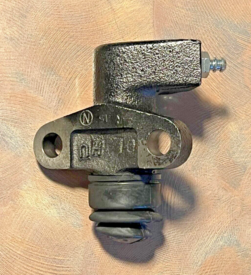 NOS OE Nabco-Japan Clutch Slave Cylinder for 68-73 Datsun