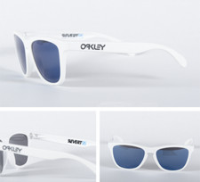 Oakley Occhiali da Sole Frogskins Revert Collezione Opaco Bianco Ghiaccio Iridio