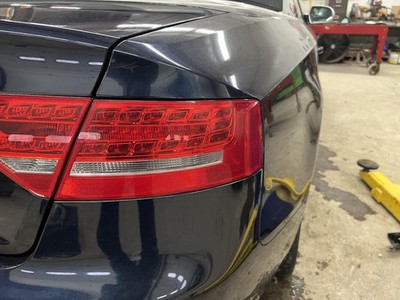 Used Right Tail Light Assembly fits: 2011 Audi S5 LED opt 8SL quarter panel moun
