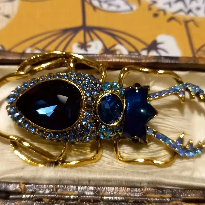 Edle Käfer Brosche Blau Gold – Statement Schmuck Vintage Stil, Geschenkidee
