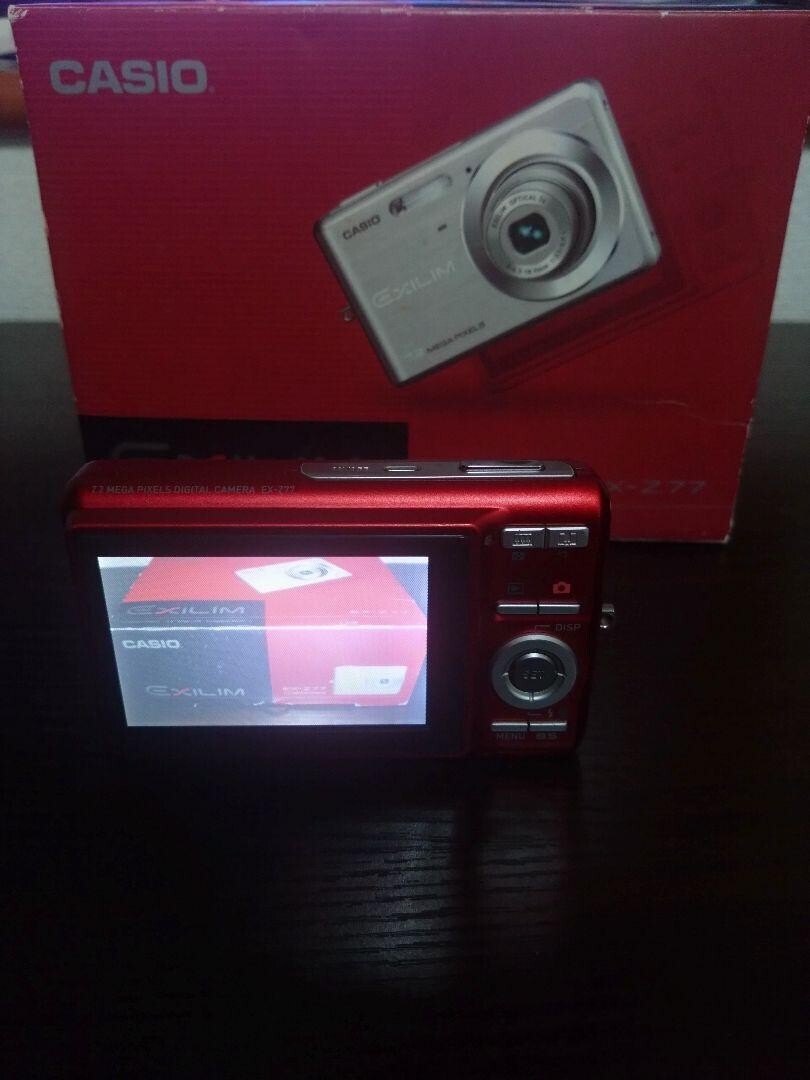 CASIO EXILIM EX-Z77 Compact Digital Camera 7.2MP 3x Zoom Red with