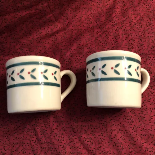 2 Hartstone USA Berries Holly Green Stripe Christmas Mugs Vtg 1990 Pair 3” Tall