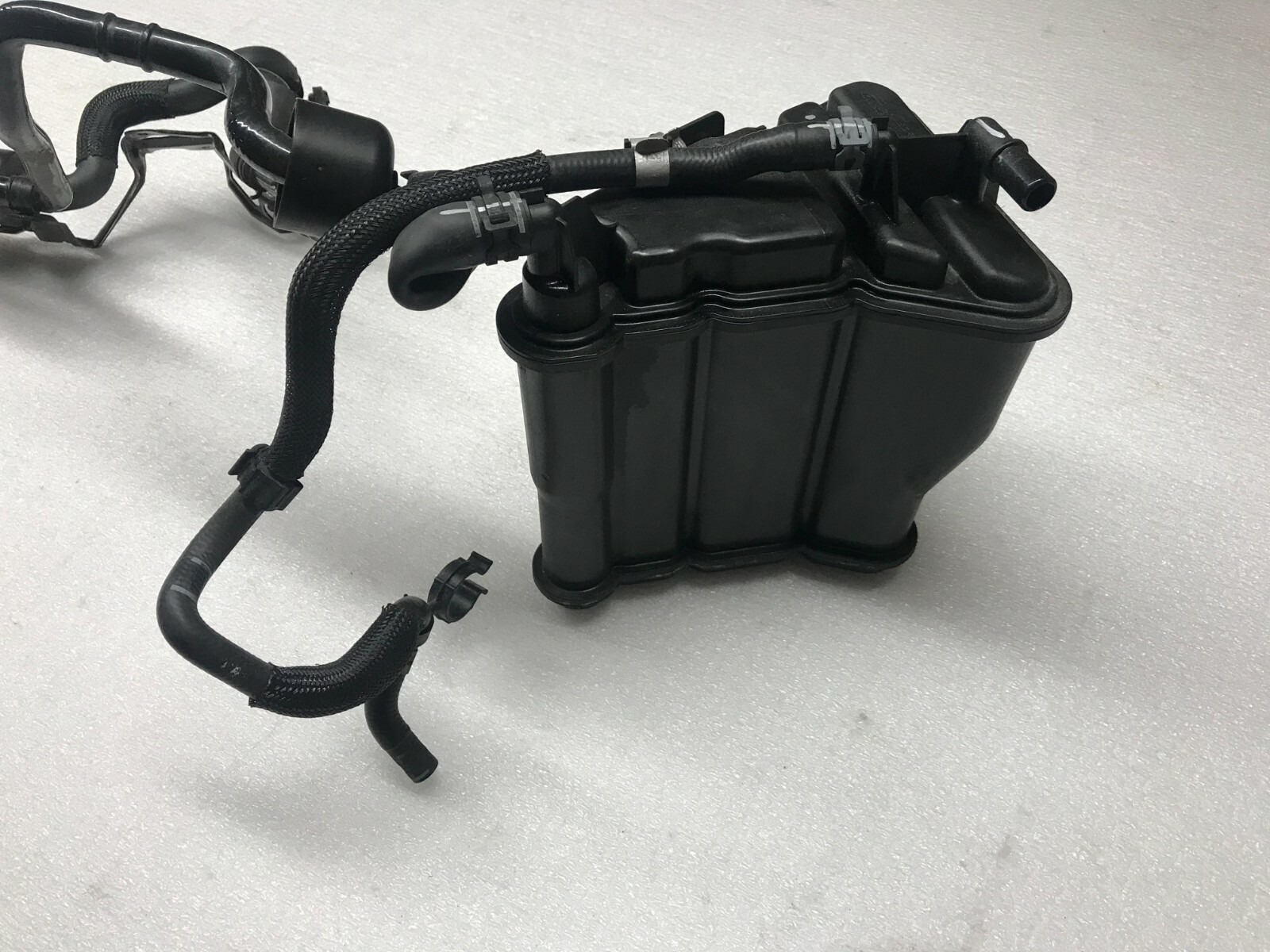 LAMBORGHINI HURACAN VAPOR FILTER ACTIVATED CHARCOAL CANISTER OEM 4S0201797