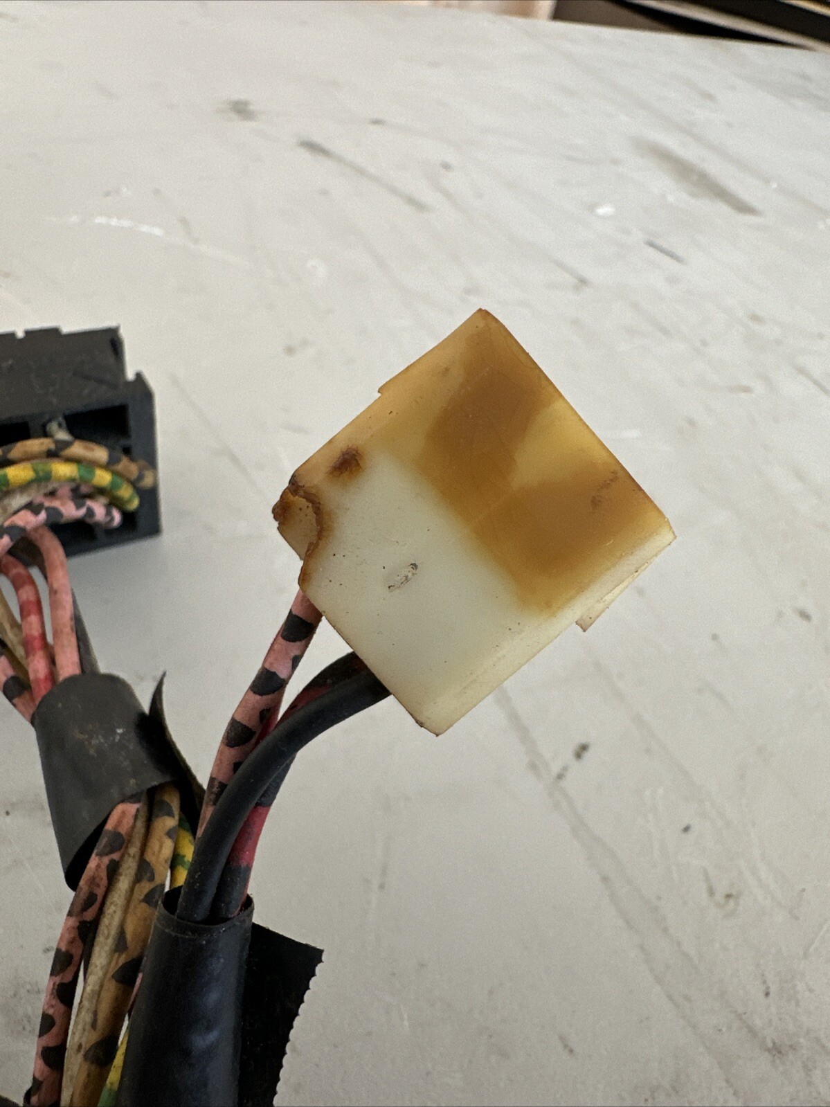 OEM Ferrari 308 ECU Relay Box Cable Harness P/R READ