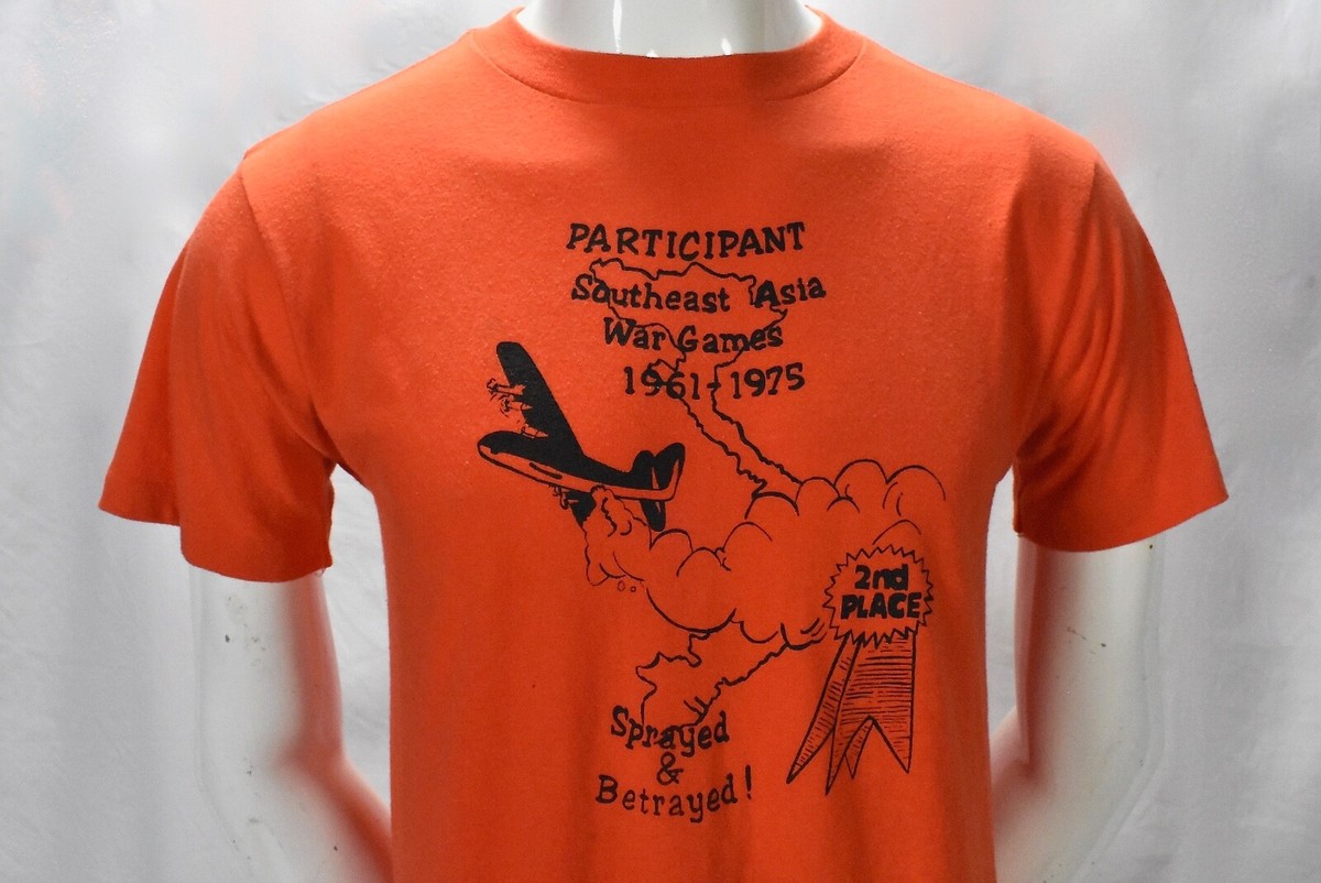 Authentic Vintage SouthEast War Games Sprayed & Betrayed T Shirt L 