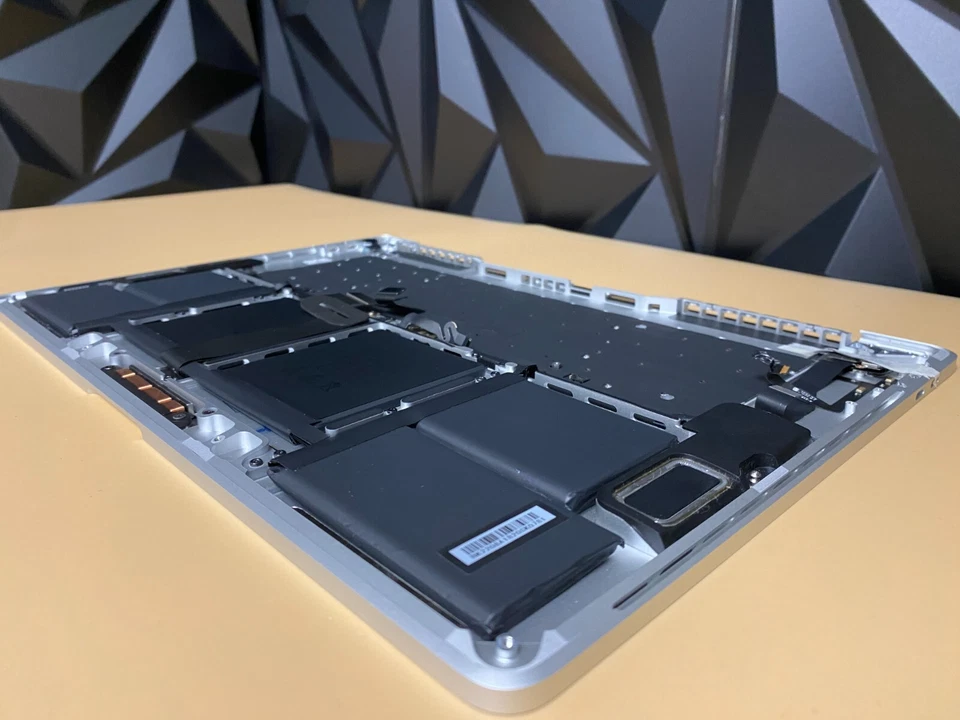 Apple MacBook Pro 15" A1707 2017 Top Case mit Touchpad & Akku Silber OEM - Bild 3 von 3