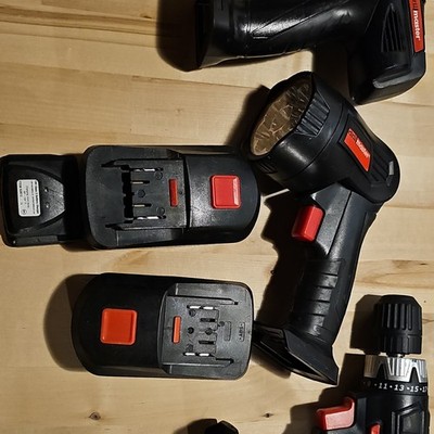 drill master8V Cordless Drill/Driver & Flashlight Kit w/2 NiCd Batteries Charger