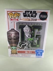 Funko Pop & Tee! Star Wars Mandalorian - IG-ll w/ Grogu Size M