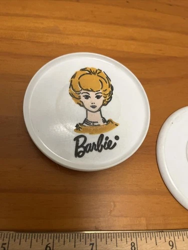 BARBIE 1962 TEA SET PLASTIC TOY DISHES LOT by WORCESTER VINTAGE PLATES SAUCERS