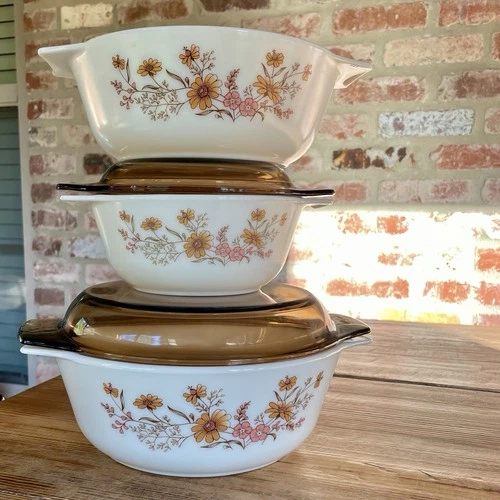 Pyrex Vintage Woodland Country Autumn Bowl Set Of 3 Bowls With 2 Lids- RARE