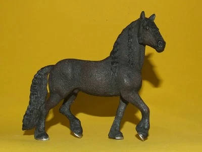 26) Schleich Schleichpferd Pferd Friese Hengst 13667 Germany - Bild 1 von 4