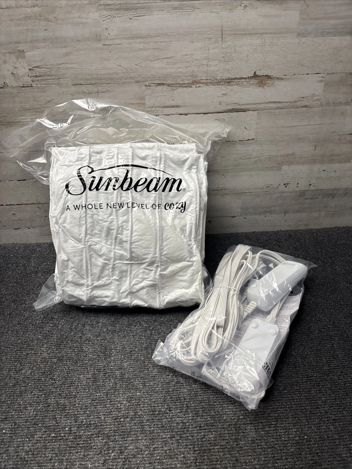 NEW Sealed Sunbeam Electric Heated Bedding White 12 Heat Settings Soft Blanket