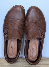 Baretraps Naydia Women 8.5 M Comfort Shoes Casual Brown Slip On 2 Button Detail