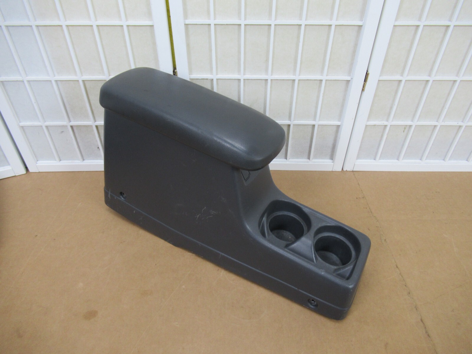 8697 Nissan D21 Pickup Truck Center Console Shifter Armrest Cup Drink