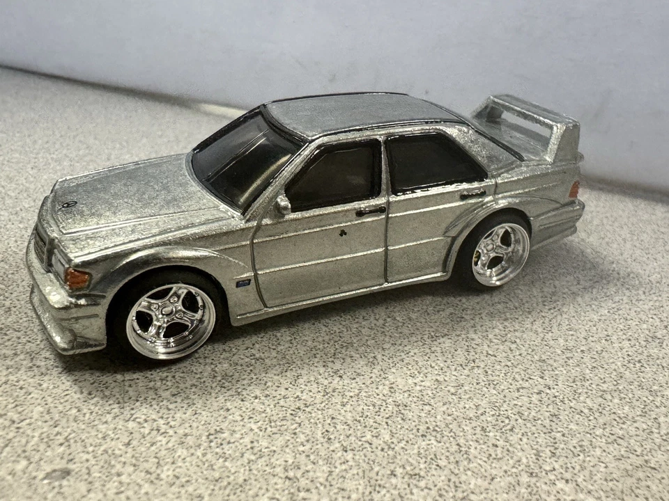 Mercedes-Benz 190E 1990 clásico moderno Hot Wheels 2024 rueda suelta intercambiable en LODC Foto 2 de 4