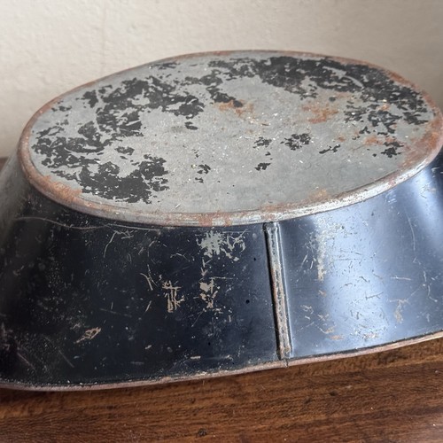 Vtg Tinsmith Tool Hand Made Toleware Bread Serving Bowl Dish Primitive - Picture 5 of 5
