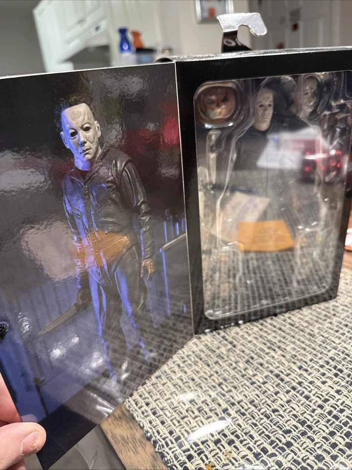 Figura coleccionable NECA Curse of Michael Myers Foto 4 de 4