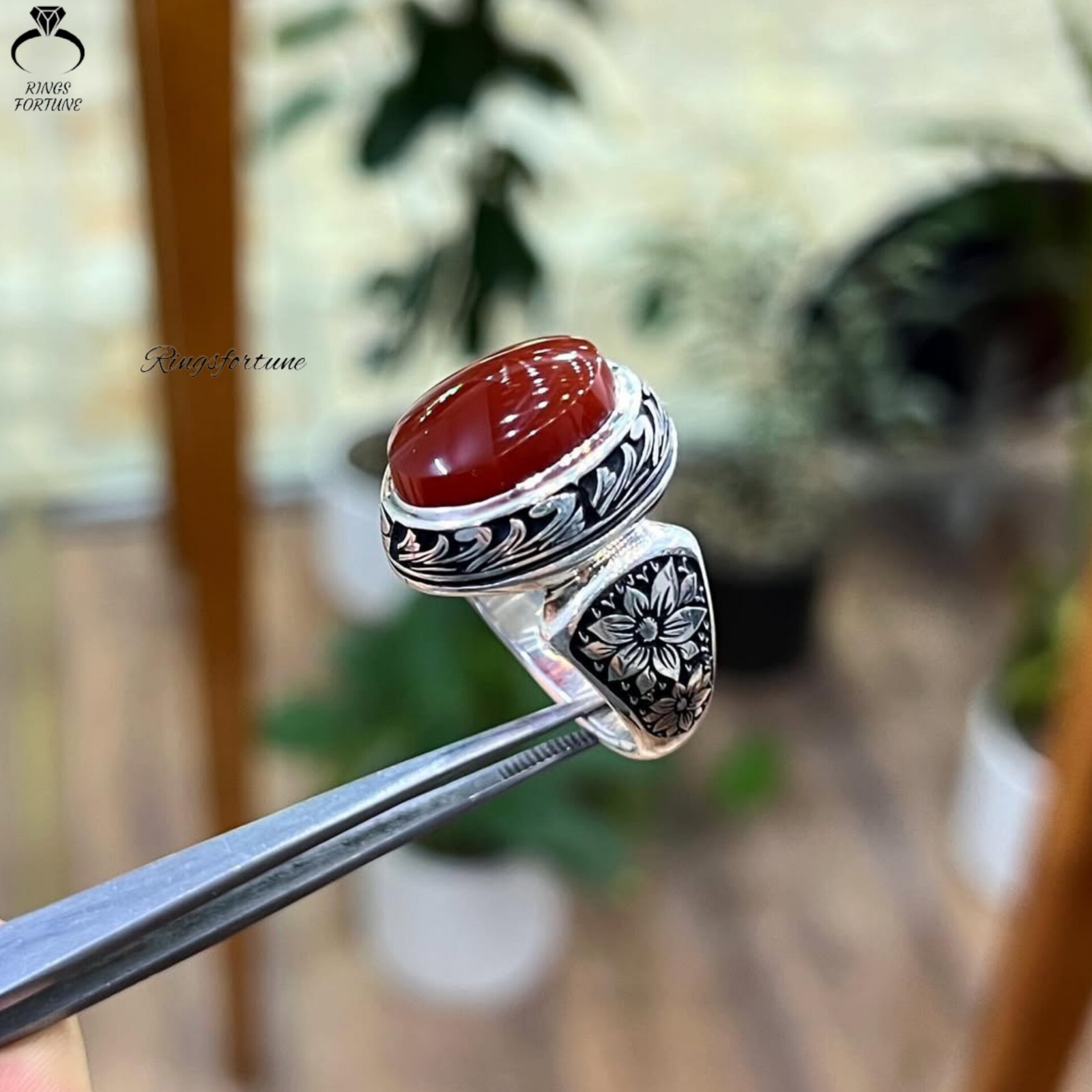 Elegant Red Yemeni Aqeeq Ring Oval Natural Agate Stone Design