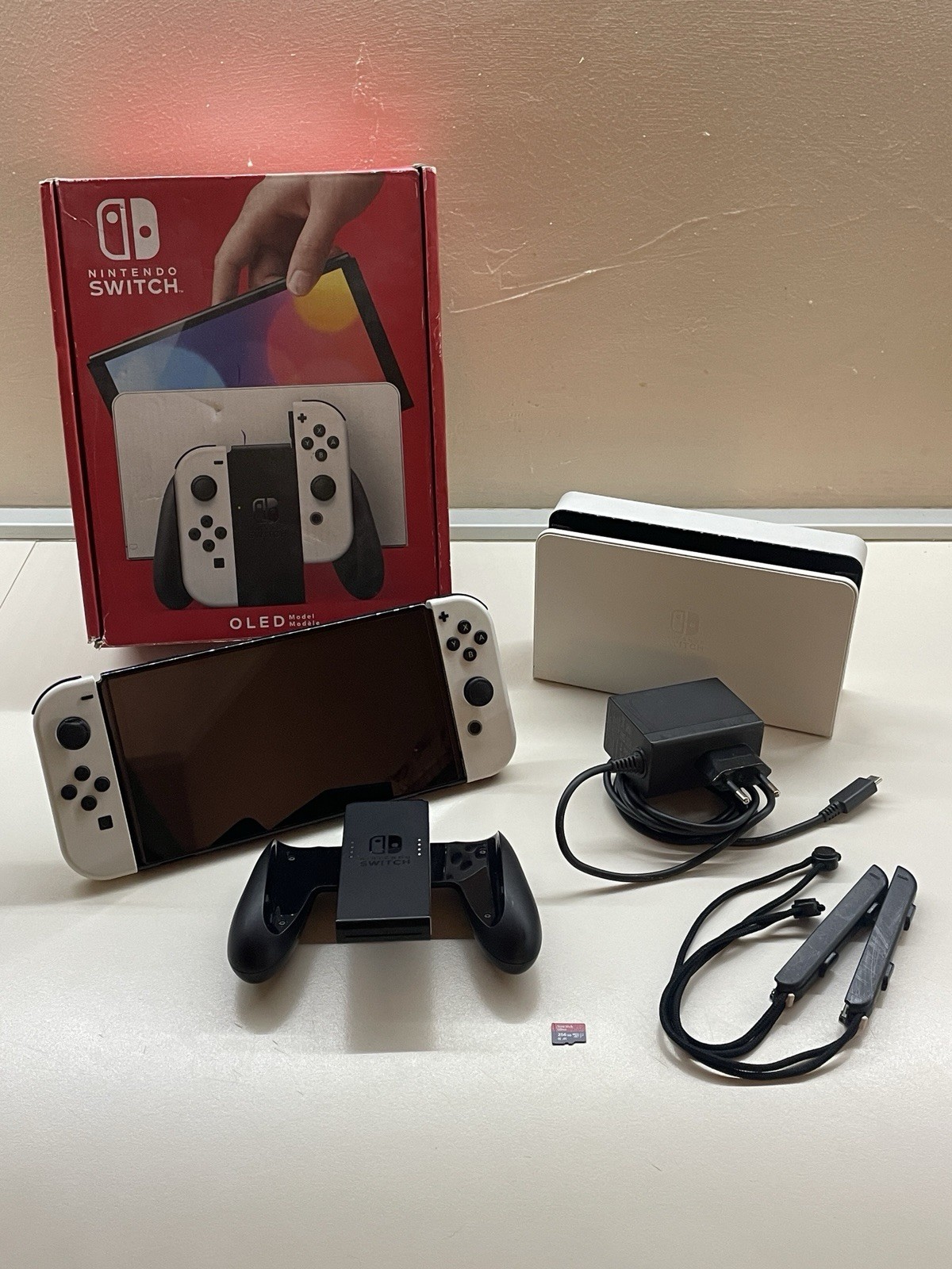 Nintendo Switch OLED + 7 Giochi