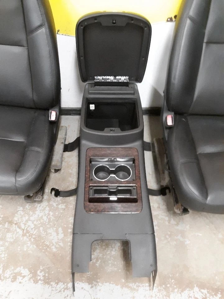 12-14 CADILLAC ESCALADE Front Set Pair Seats With Console Driver Passenger - Image 4 of 4
