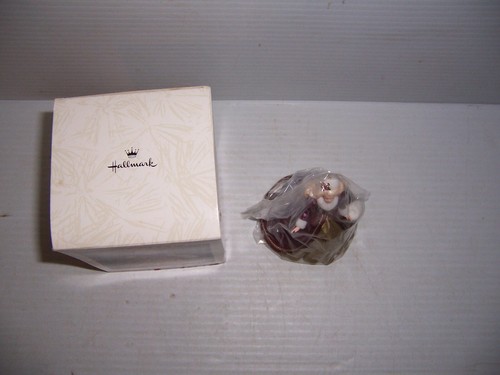 1996 Hallmark Keepsake Ornament Holiday Barbie Collector's Series #4 NEW - Picture 6 of 7