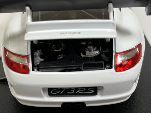 Porsche 911 997 GT3 RS Blanco Escala 1:18 Welly 18015W - Imagen 5 de 9