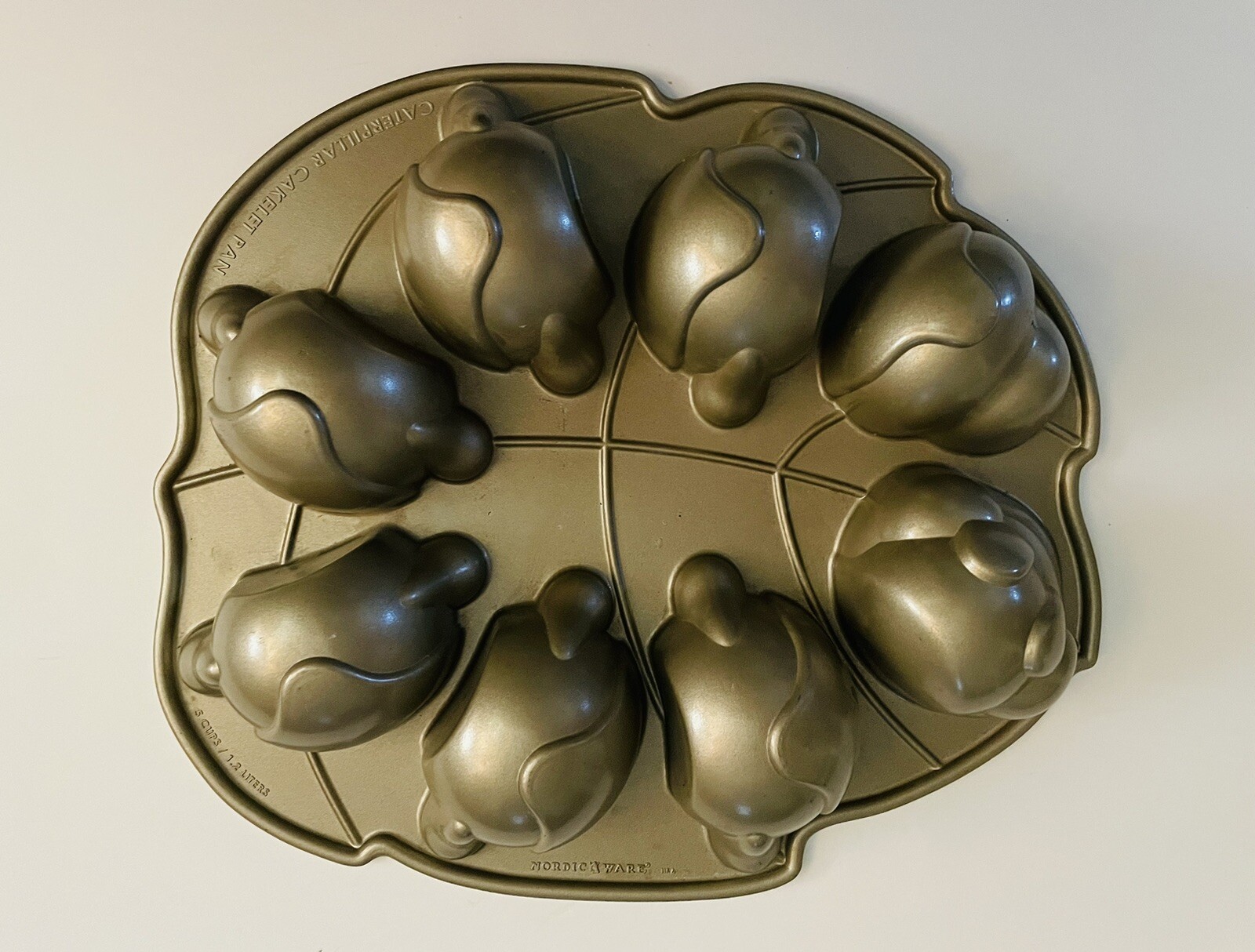 Nordic Ware Caterpillar Cakelet Pan for 8 Individual Cakes USA-Made Mold