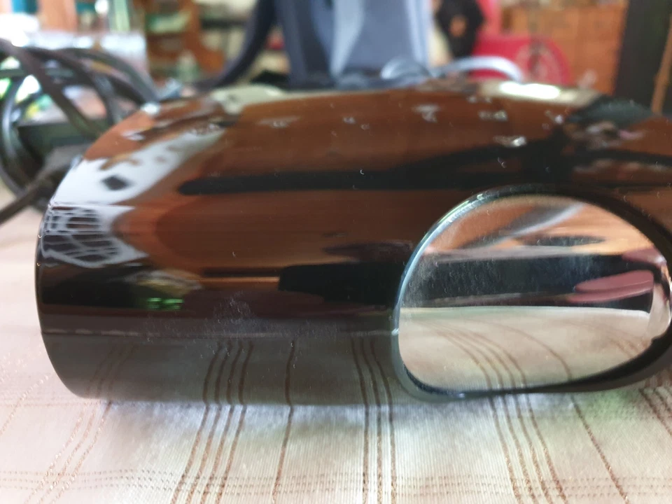 Kleiner handlicher LED-Beamer - mit Tasche, Netzteil, Anschlusskabel - Samsung - Bild 3 von 4