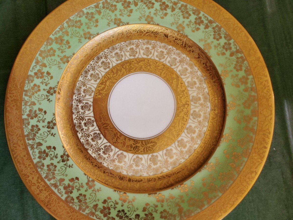 Royal Bavarian Hutschenreuther Gold Encrusted Filigree 10⅝