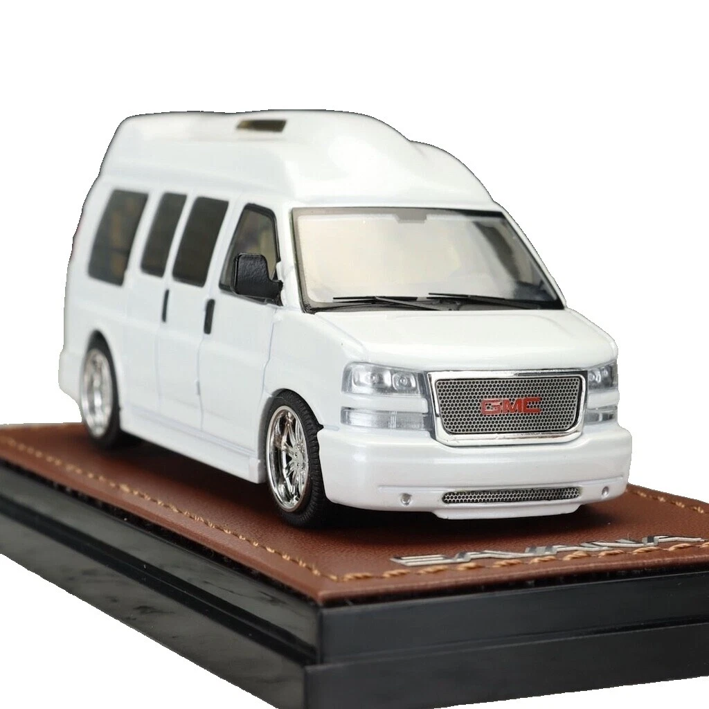 Vehículos diecast y de juguete GMC Car escala 1:64