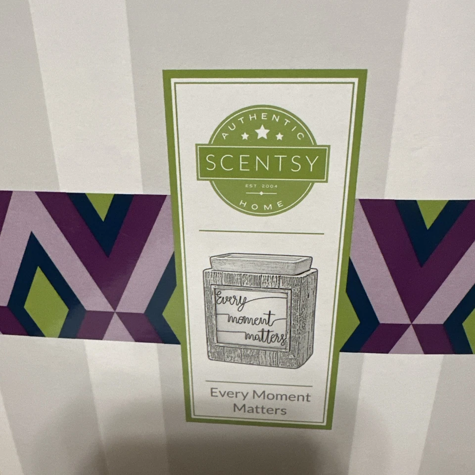 SCENTSY ~ Cada momento importa ~ Calentador de cera tamaño completo ~ Granja Foto 3 de 4