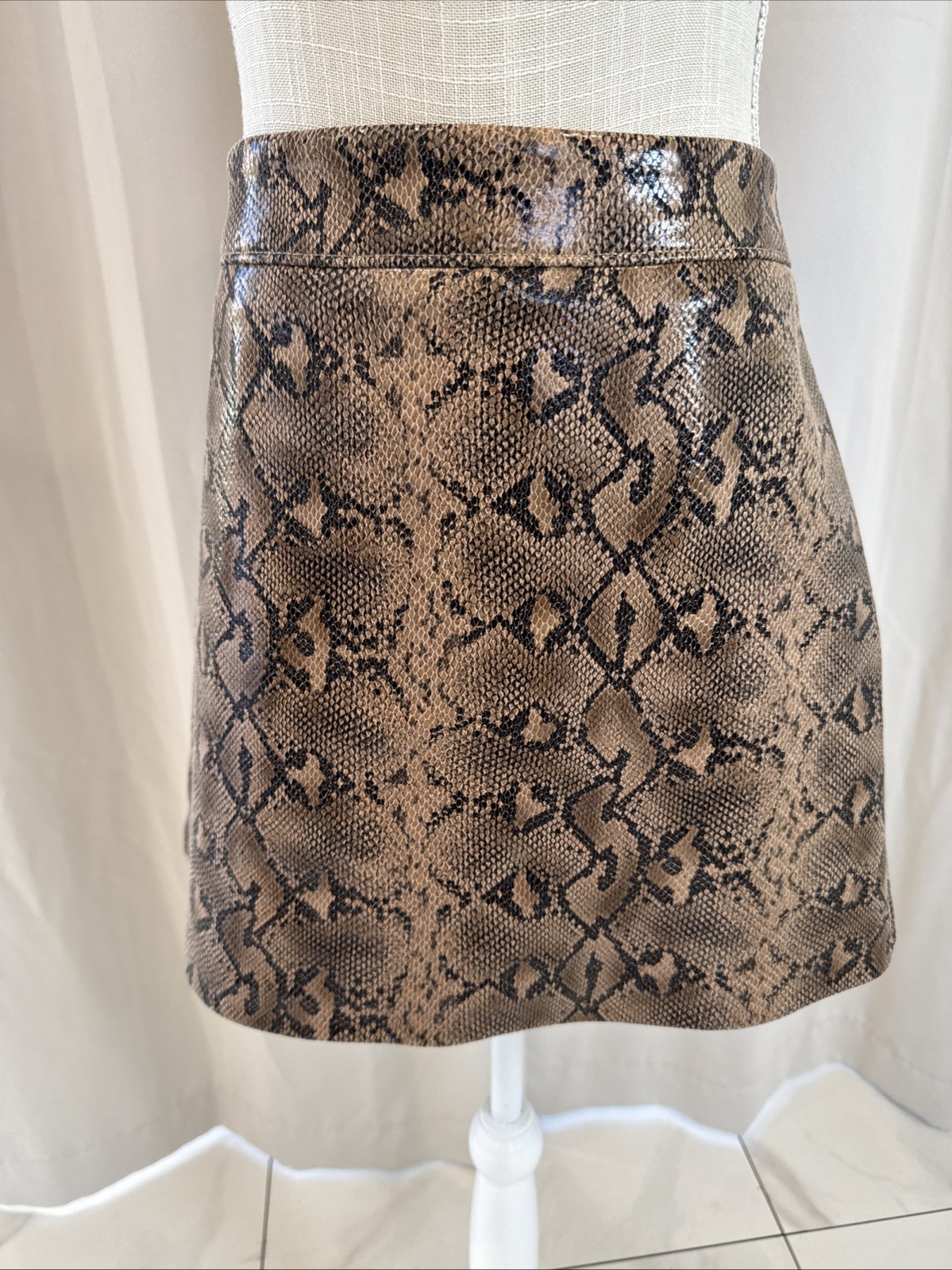 BLANKNYC Brien Black Snake Skin Mini Faux Leather Skirt Size 31