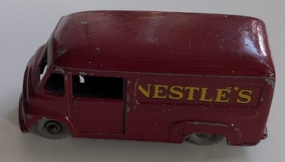 Matchbox Lesney No. 69A Commer 30 CWT Van Sammlerstück