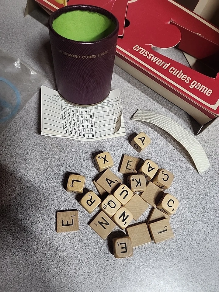 Vintage Scrabble Crossword Cubes Game 1968 Selchow & Richter Wood Dice - Image 4 of 4