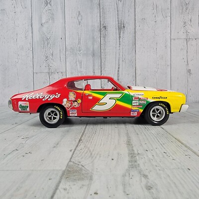1:18 1970 Chevelle SS Nascar Edition Terry Labonte. Ertl, “PAINT