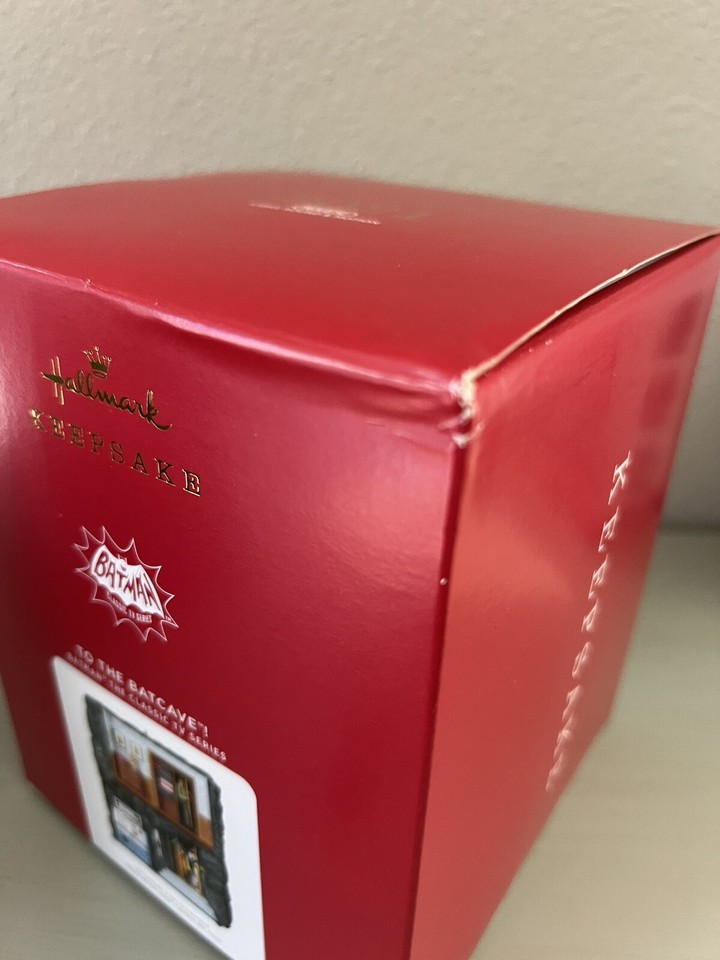 HALLMARK 2021 TO THE BATCAVE BATMAN LIGHT MOTION SOUND ORNAMENT *READ